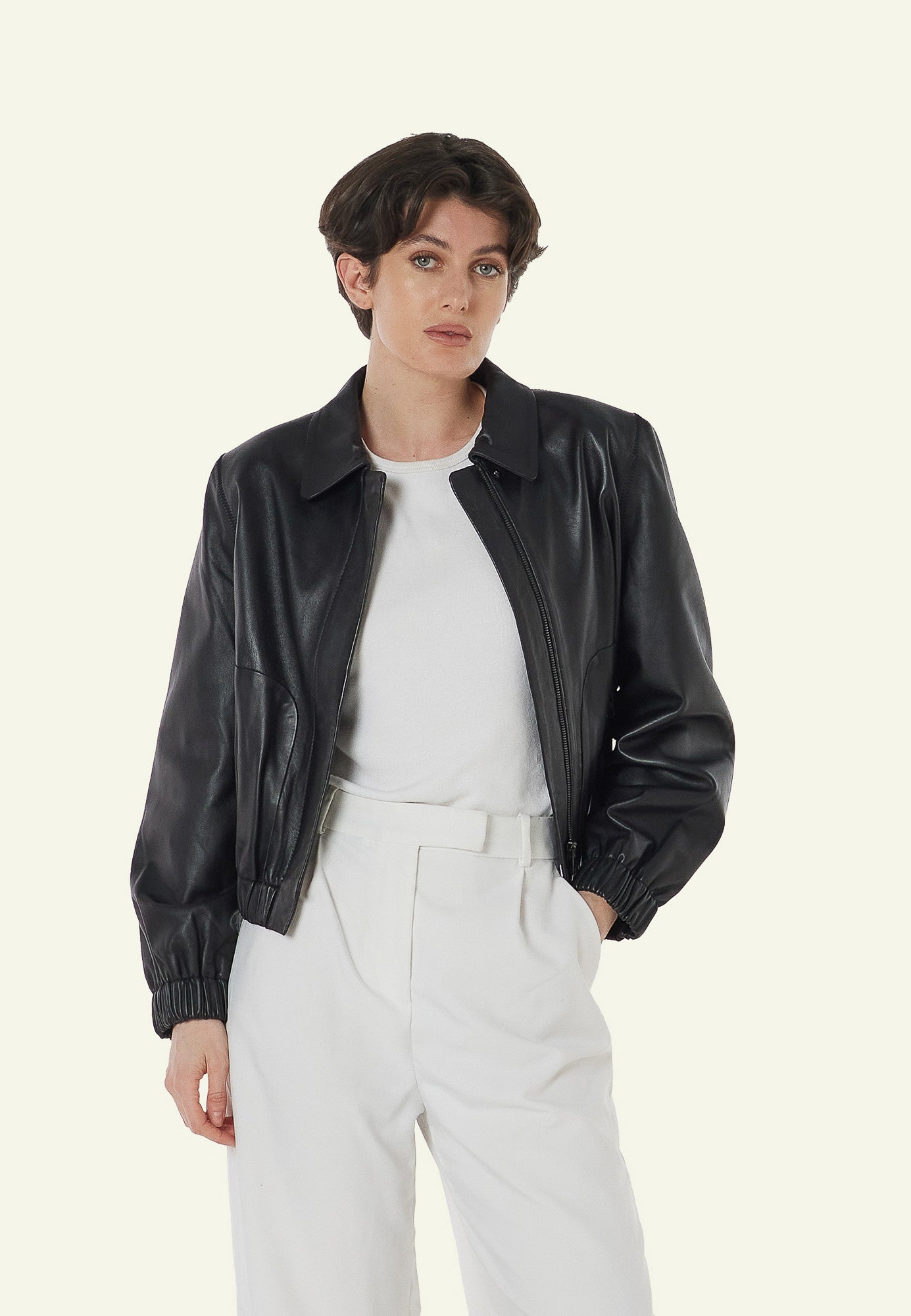 Veste cuir CLOTILDE BLACK vue côté — Serge Pariente Paris