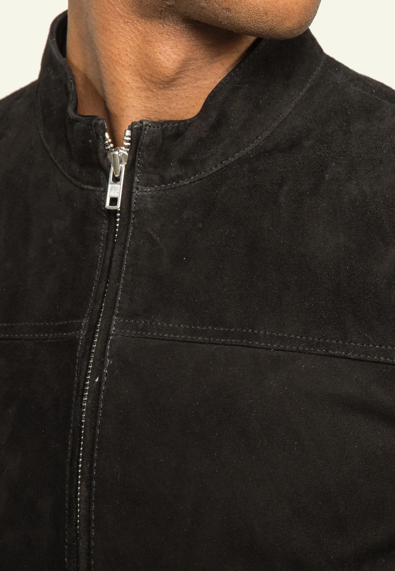 SYLVINO VS BLACK porté homme blouson daim noir — Serge Pariente Paris